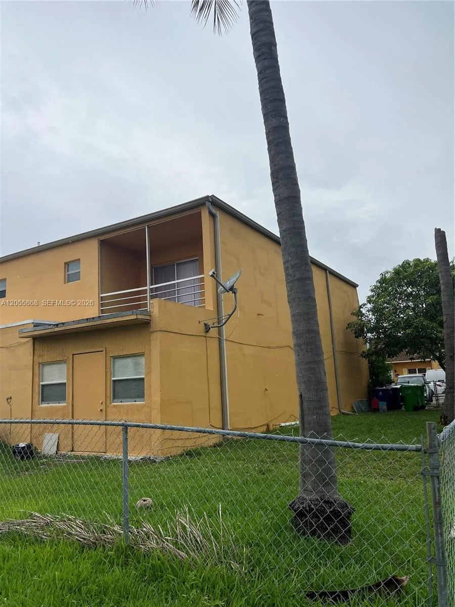 5950 NW 29th Pl #109 Sunrise, FL 33313