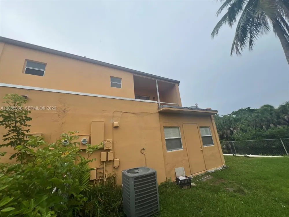 5950 NW 29th Pl #109 Sunrise, FL 33313