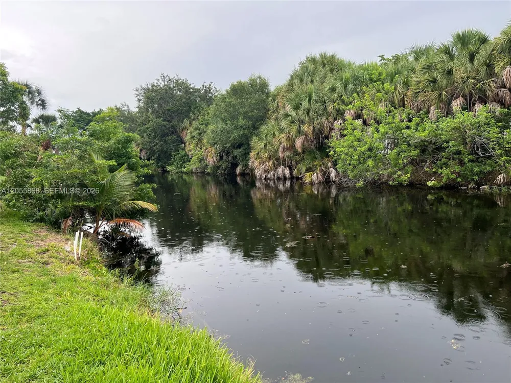5950 NW 29th Pl #109 Sunrise, FL 33313