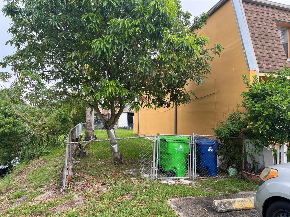 5950 NW 29th Pl #109 Sunrise, FL 33313