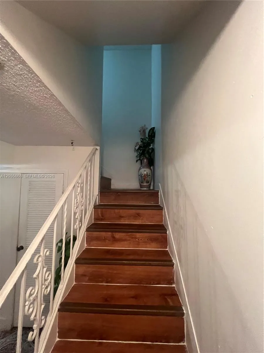 5950 NW 29th Pl #109 Sunrise, FL 33313