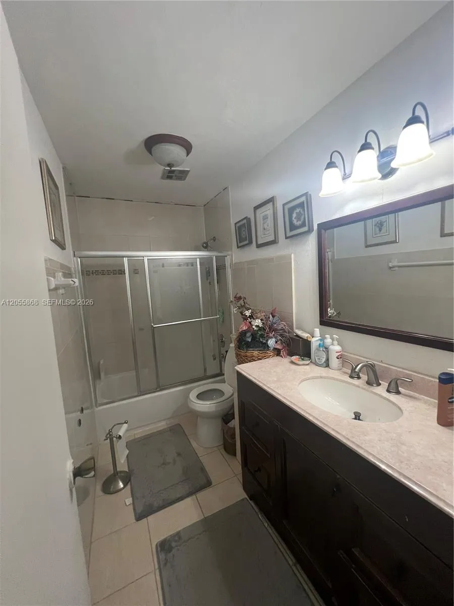 5950 NW 29th Pl #109 Sunrise, FL 33313