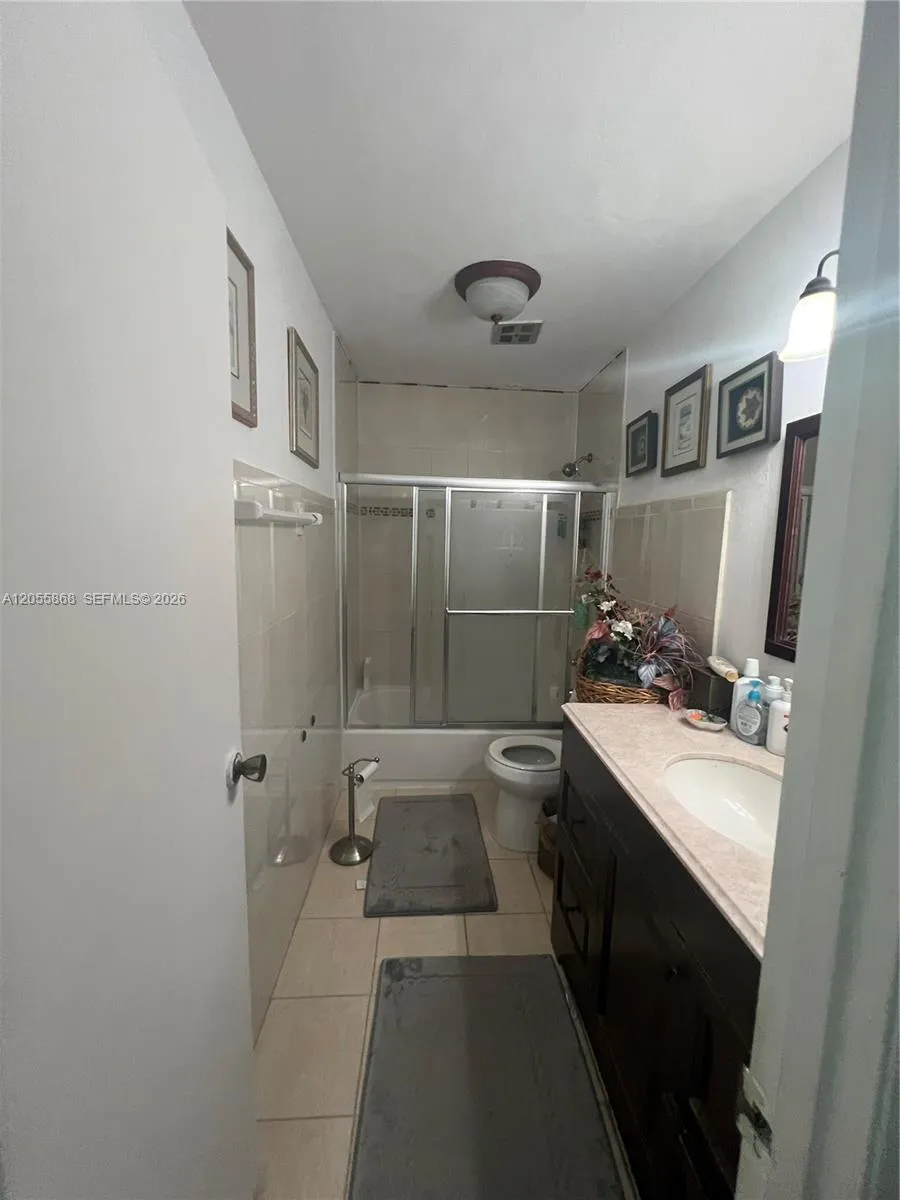 5950 NW 29th Pl #109 Sunrise, FL 33313