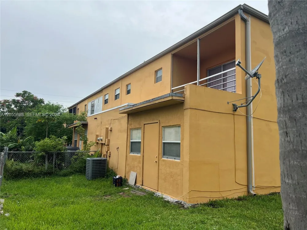 5950 NW 29th Pl #109 Sunrise, FL 33313