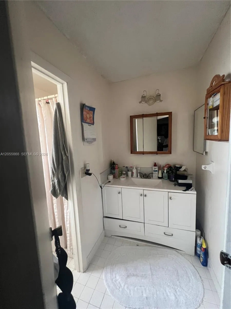5950 NW 29th Pl #109 Sunrise, FL 33313