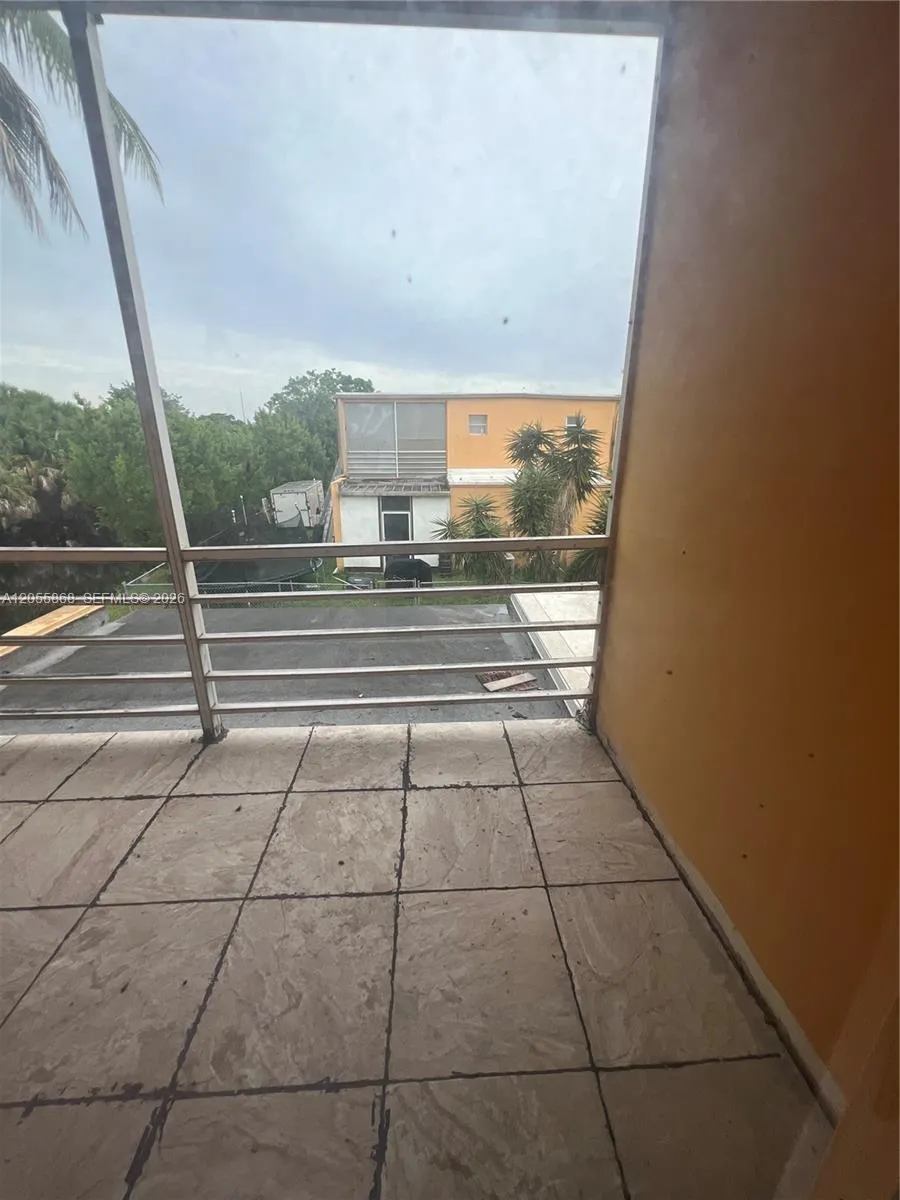 5950 NW 29th Pl #109 Sunrise, FL 33313