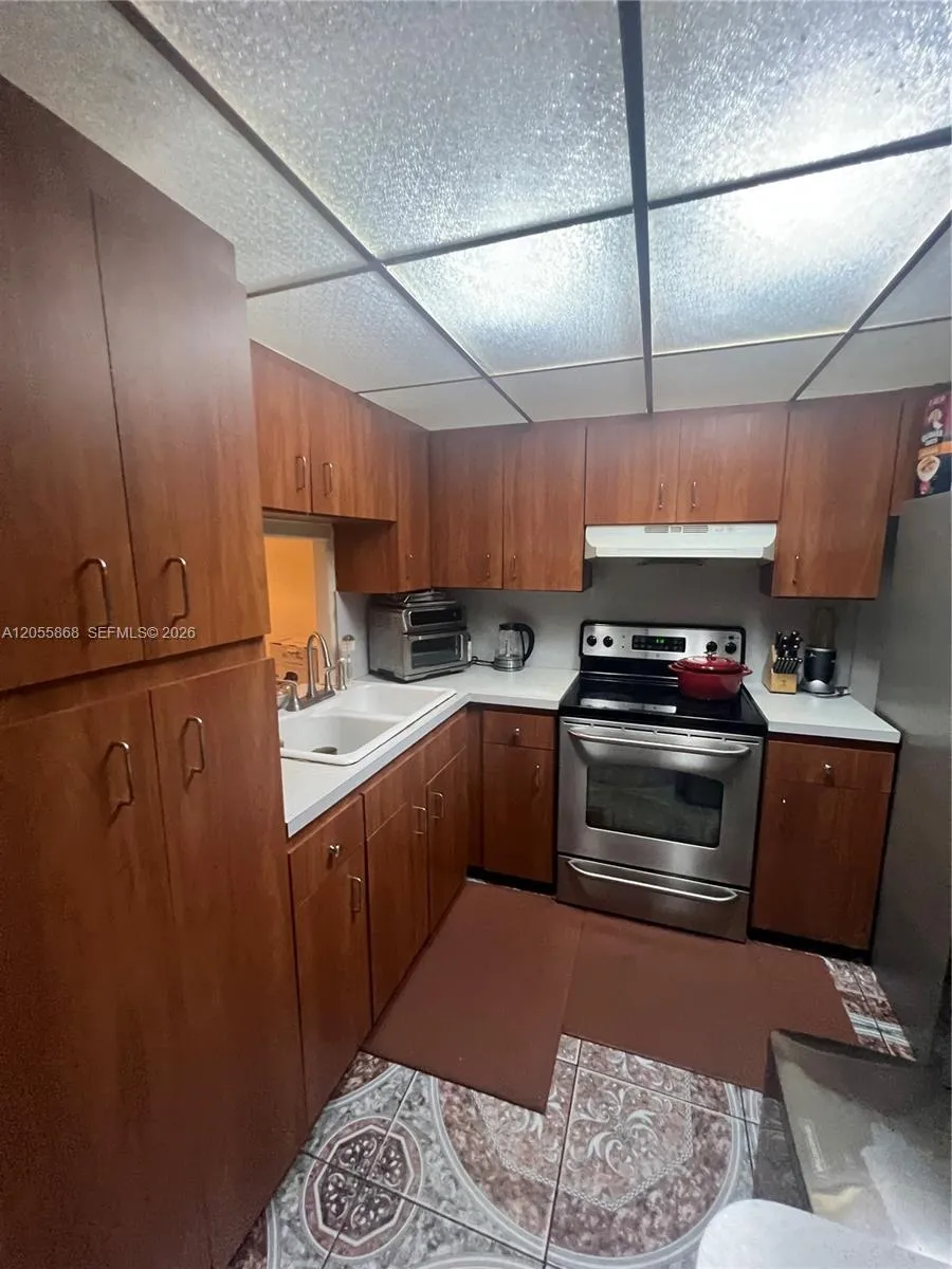 5950 NW 29th Pl #109 Sunrise, FL 33313
