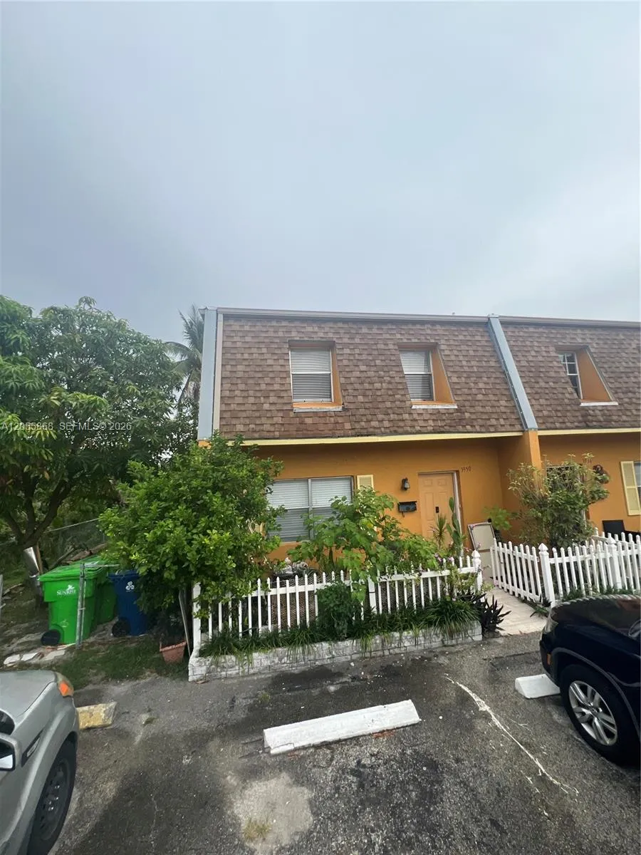 5950 NW 29th Pl #109 Sunrise, FL 33313