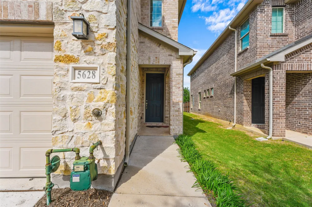 5628 Niagara The Colony, TX 75056