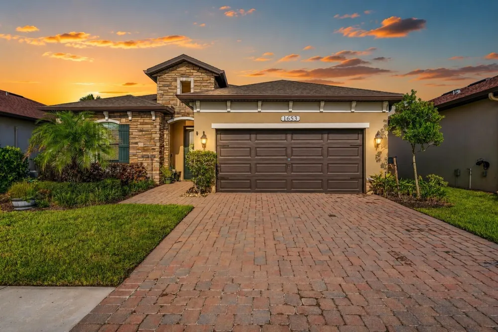 1653 Willows Square Vero Beach, FL 32966