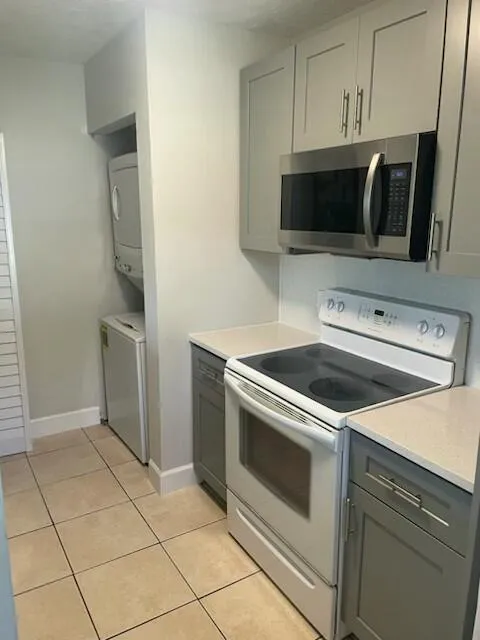 6537 SE FEDERAL HWY 102 Highway SE #102 Stuart, FL 34994