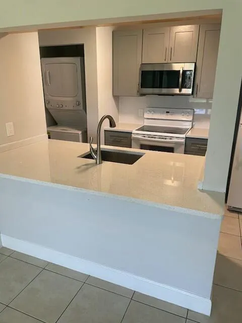 6537 SE FEDERAL HWY 102 Highway SE #102 Stuart, FL 34994
