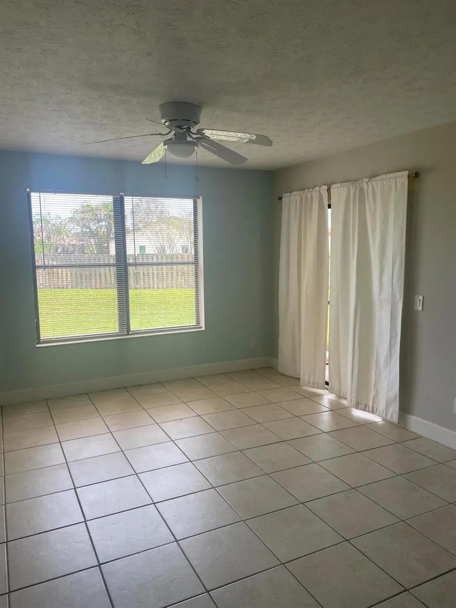 6537 SE FEDERAL HWY 102 Highway SE #102 Stuart, FL 34994