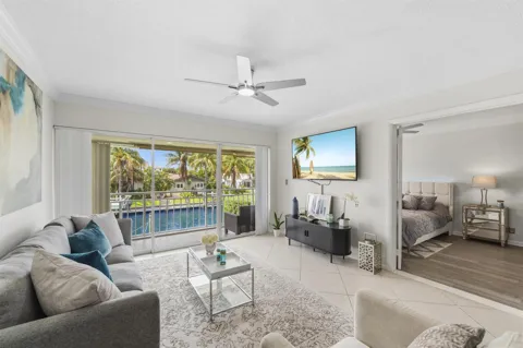 68 YACHT CLUB DRIVE #20