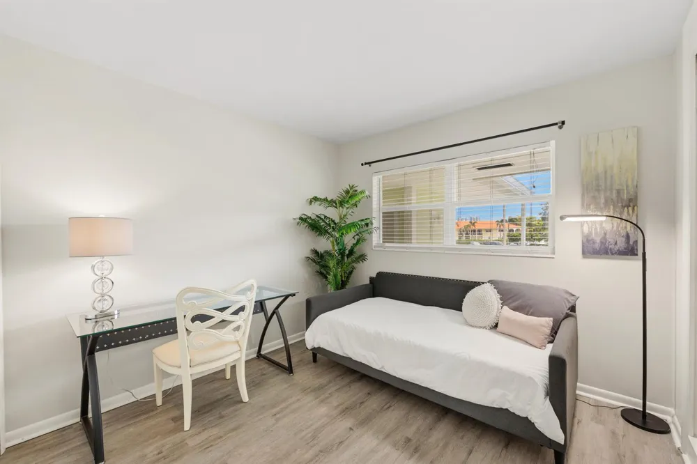 68 YACHT CLUB DRIVE #20 North Palm Beach, FL 33408