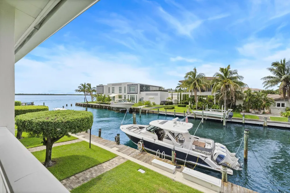 68 YACHT CLUB DRIVE #20 North Palm Beach, FL 33408