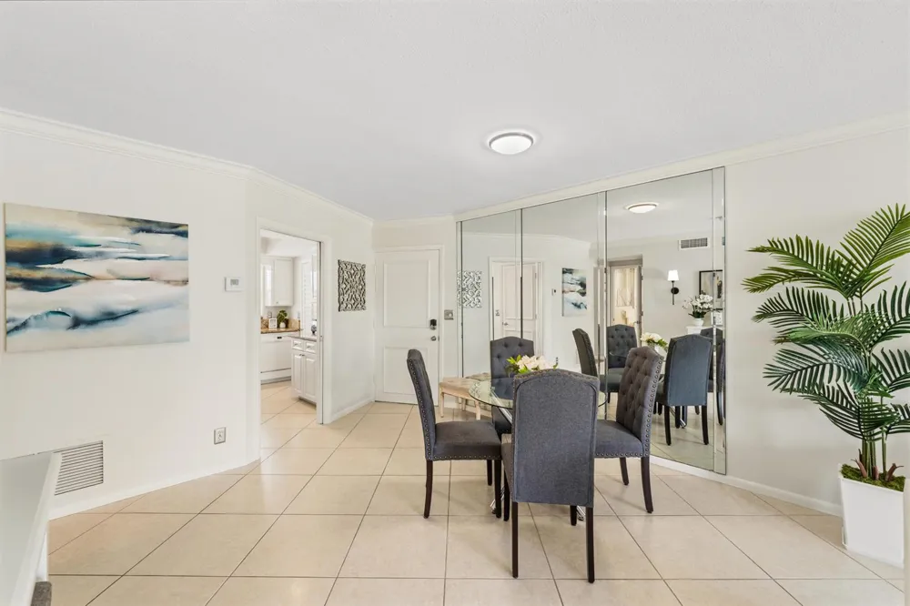 68 YACHT CLUB DRIVE #20 North Palm Beach, FL 33408