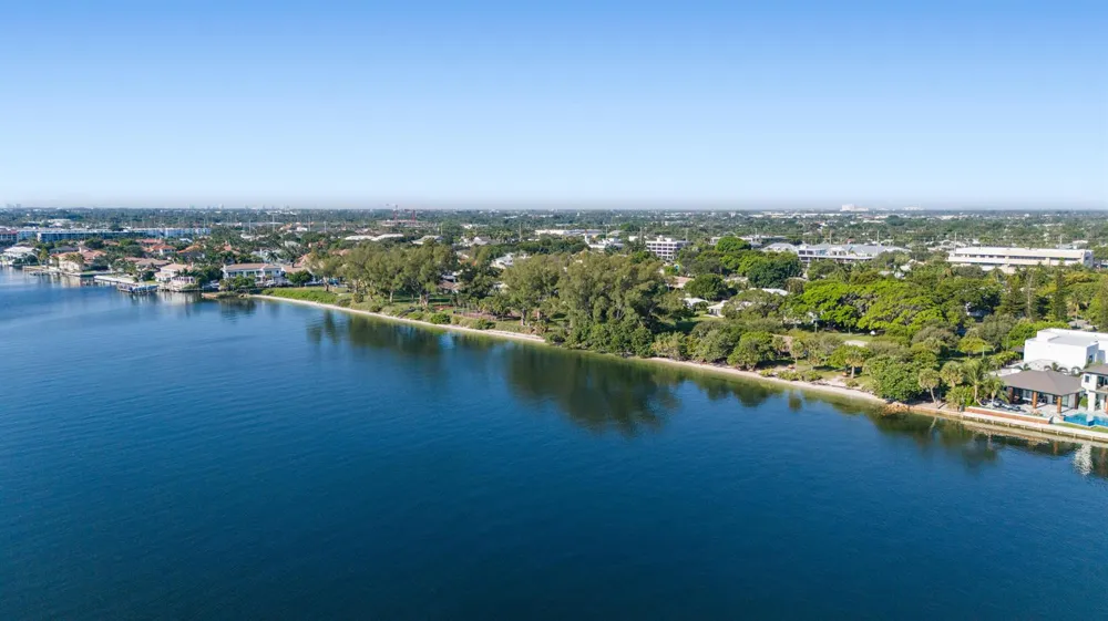 68 YACHT CLUB DRIVE #20 North Palm Beach, FL 33408