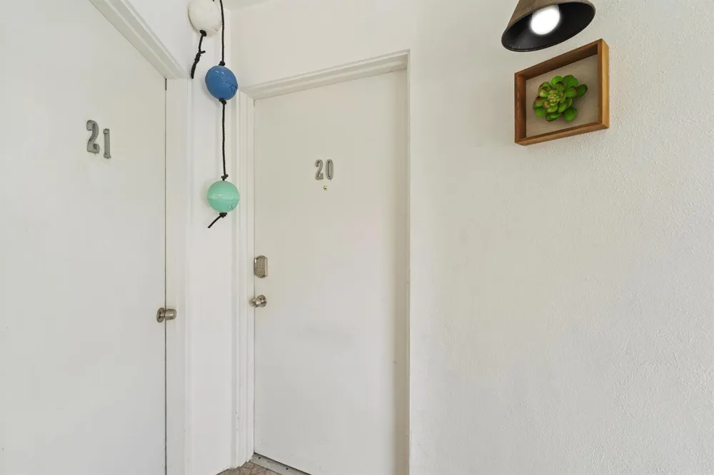 68 YACHT CLUB DRIVE #20 North Palm Beach, FL 33408