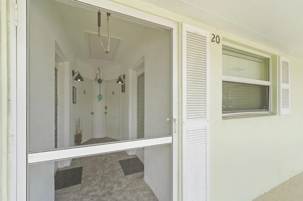 68 YACHT CLUB DRIVE #20 North Palm Beach, FL 33408