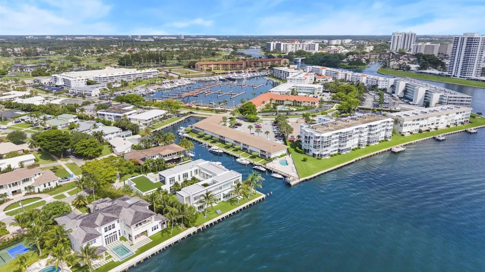 68 YACHT CLUB DRIVE #20 North Palm Beach, FL 33408