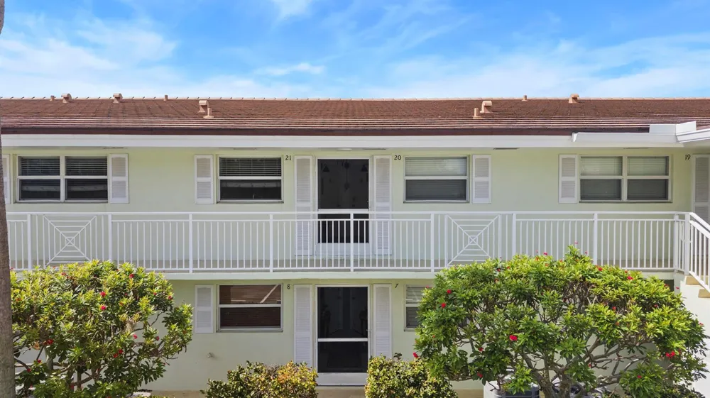 68 YACHT CLUB DRIVE #20 North Palm Beach, FL 33408