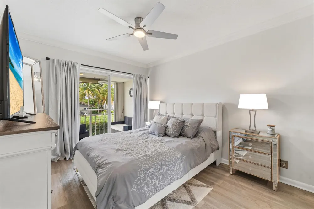 68 YACHT CLUB DRIVE #20 North Palm Beach, FL 33408