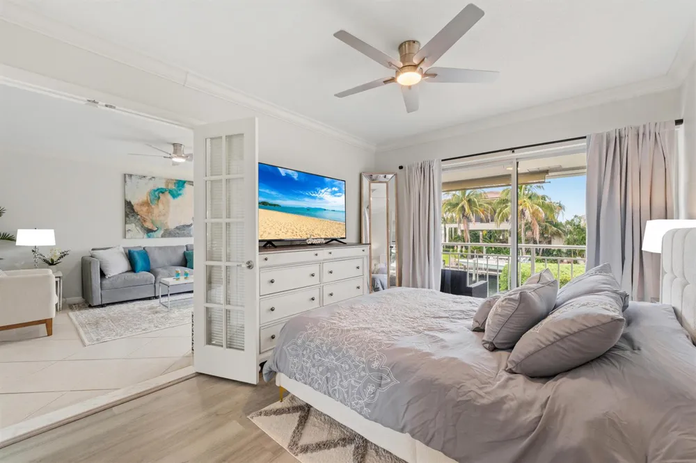 68 YACHT CLUB DRIVE #20 North Palm Beach, FL 33408