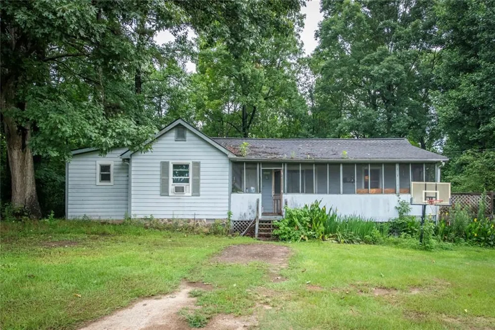 136 White Rose Lane Temple, GA 30179