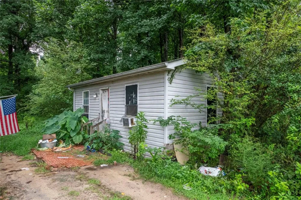 136 White Rose Lane Temple, GA 30179