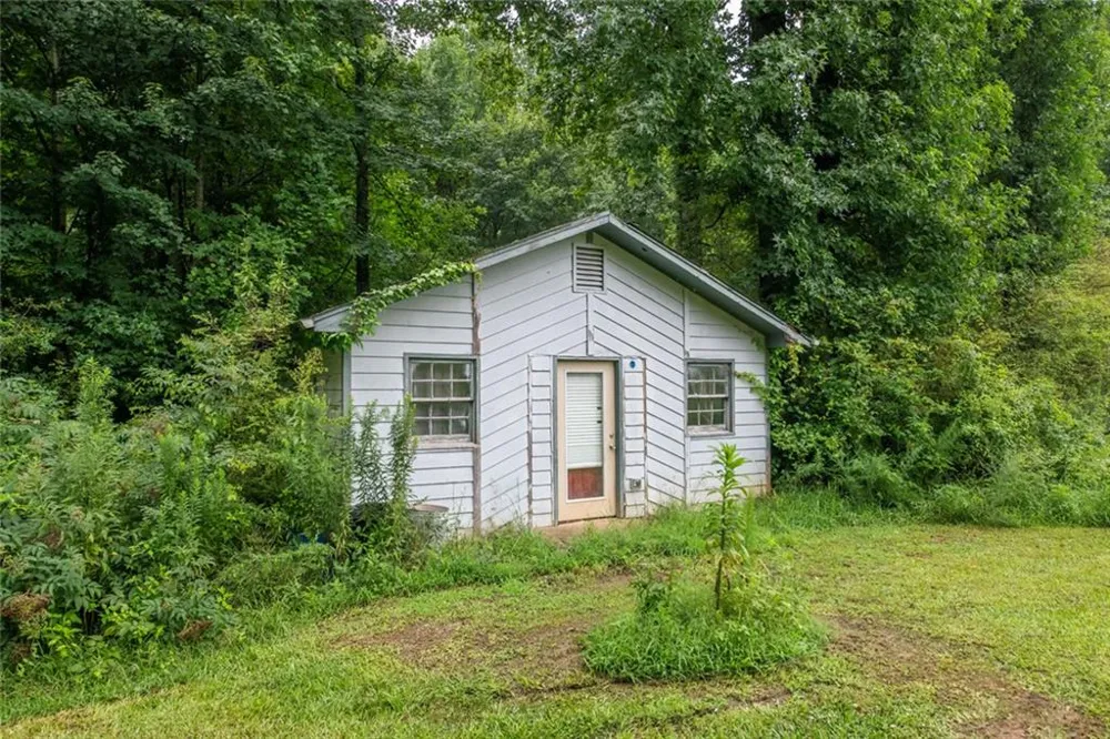 136 White Rose Lane Temple, GA 30179