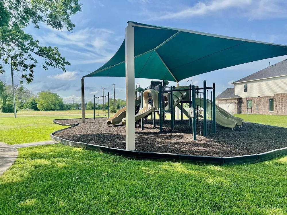 443 Lakeview Drive Angleton, TX 77515