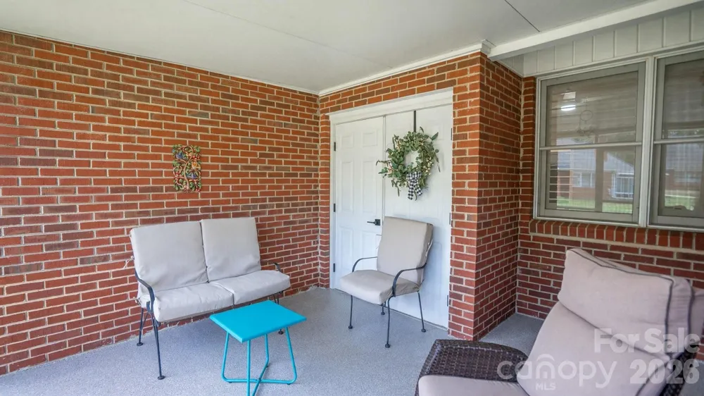 19940 Oak Leaf Circle Cornelius, NC 28031