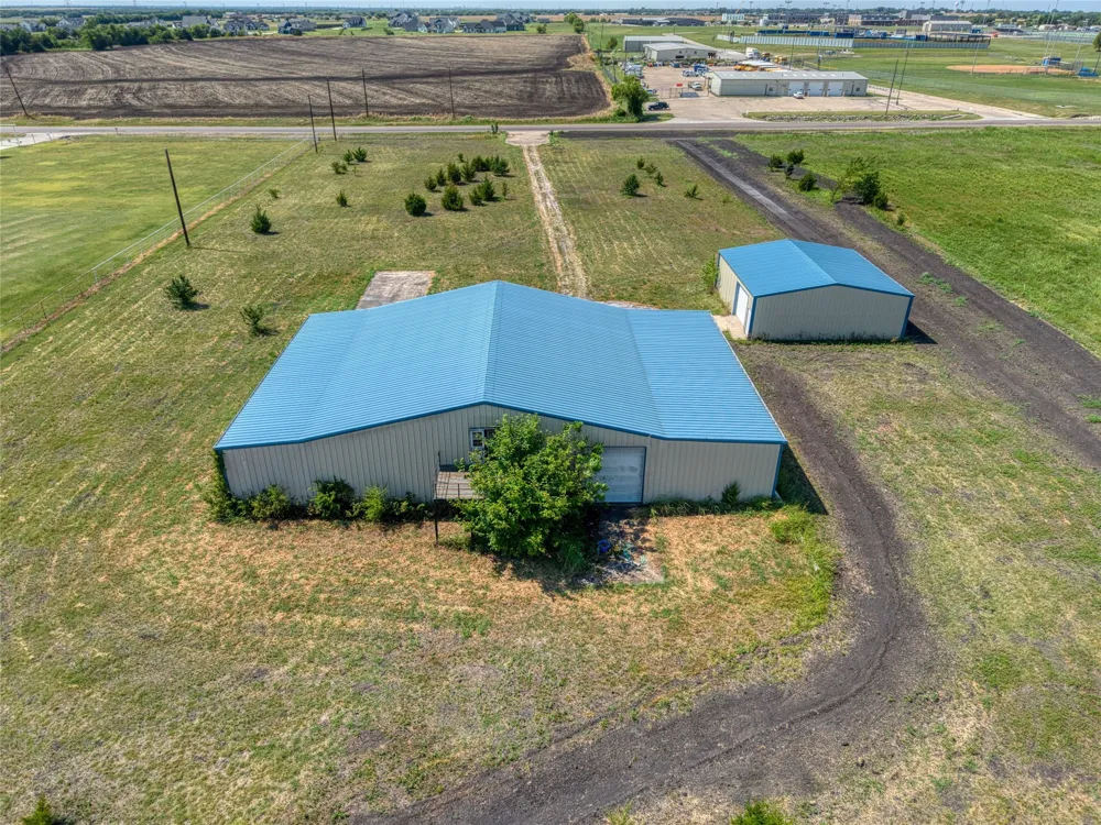 2944 CR-596 Nevada, TX 75173