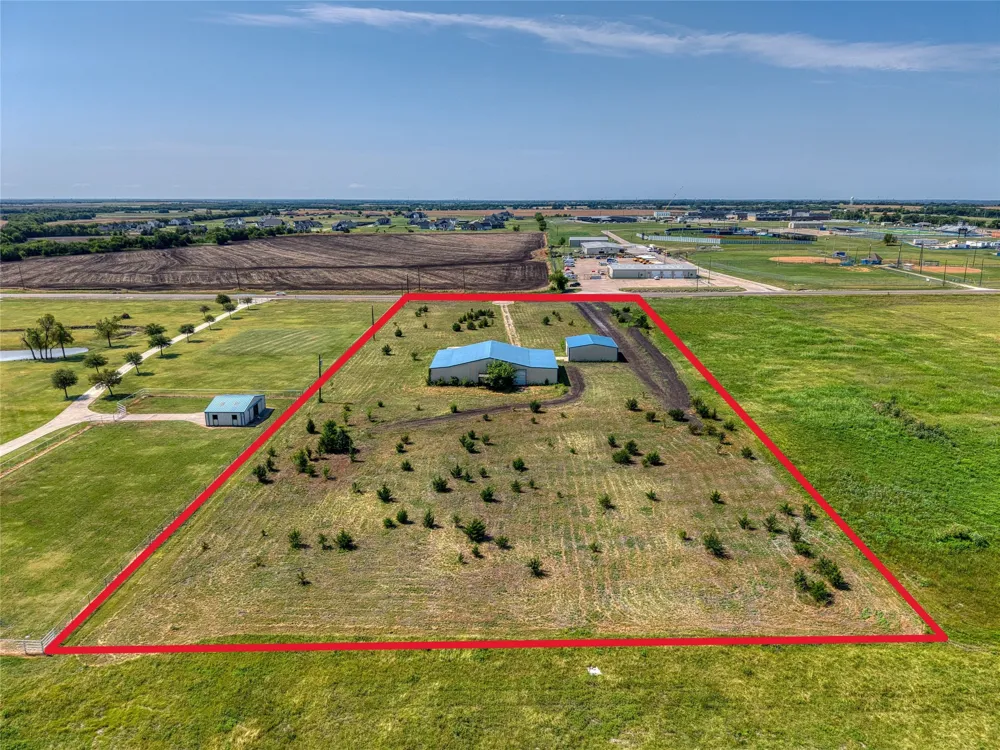 2944 CR-596 Nevada, TX 75173