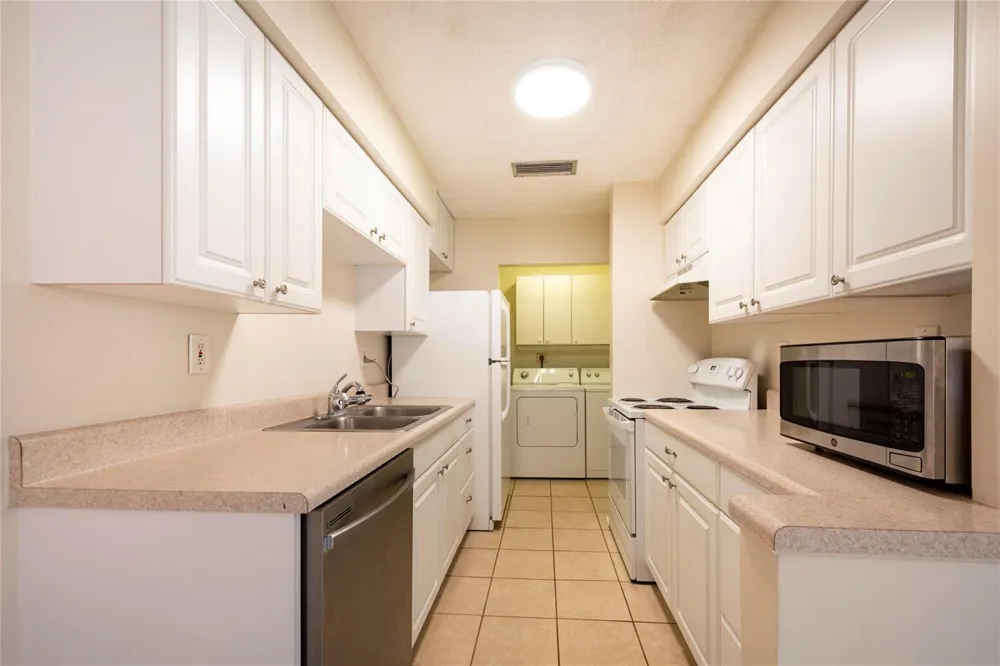930 Mandarin Isle Fort Lauderdale, FL 33315