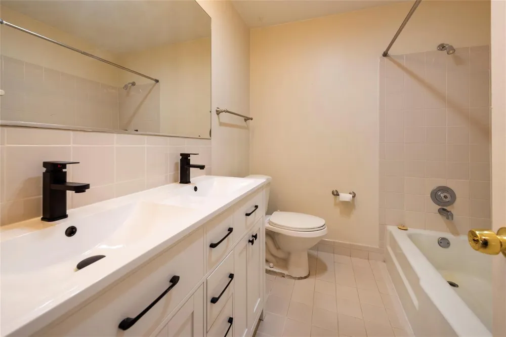930 Mandarin Isle Fort Lauderdale, FL 33315
