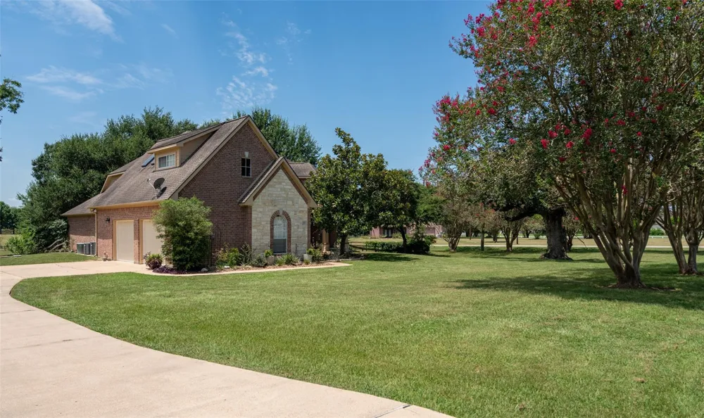 211 Brazos Hill Lane Sealy, TX 77474