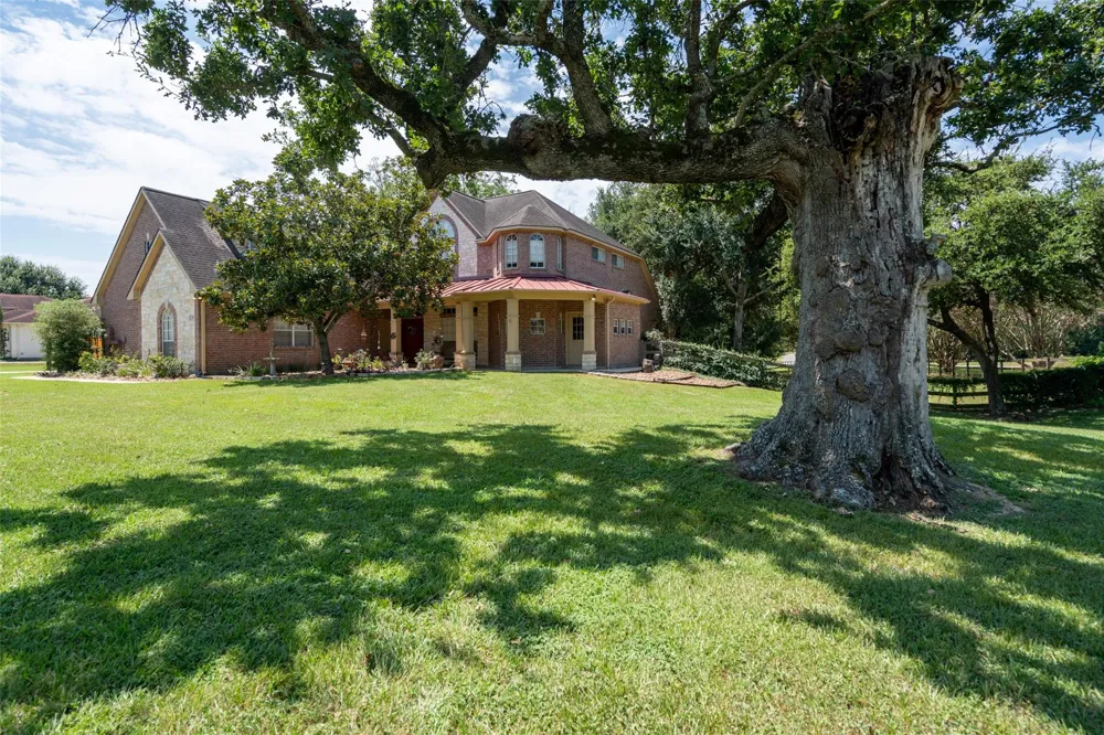 211 Brazos Hill Lane Sealy, TX 77474