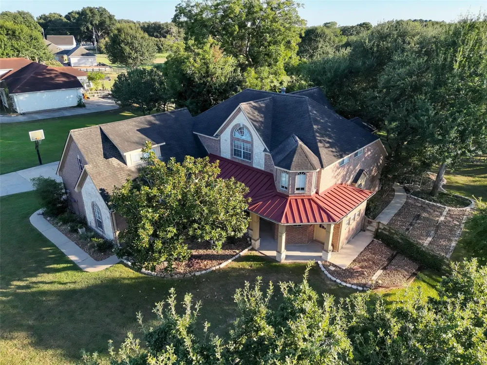 211 Brazos Hill Lane Sealy, TX 77474