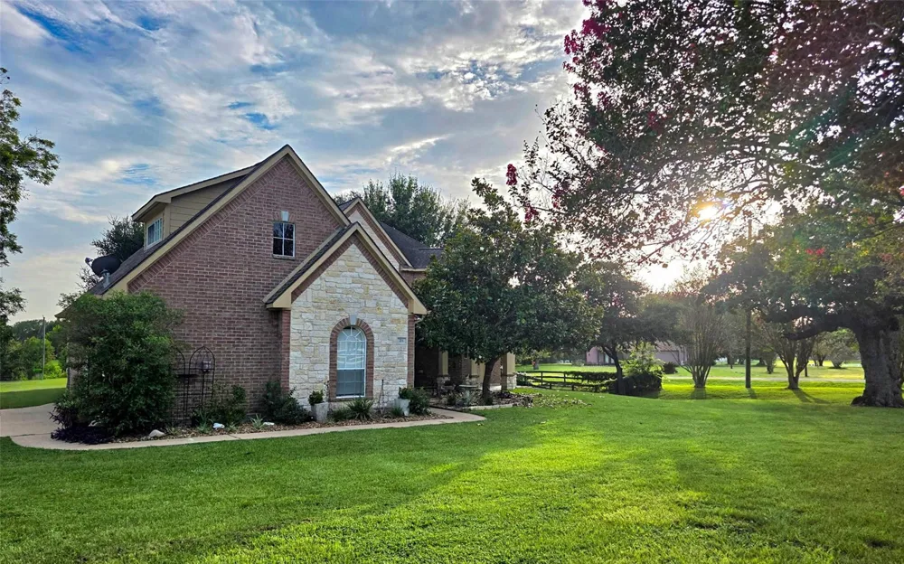 211 Brazos Hill Lane Sealy, TX 77474