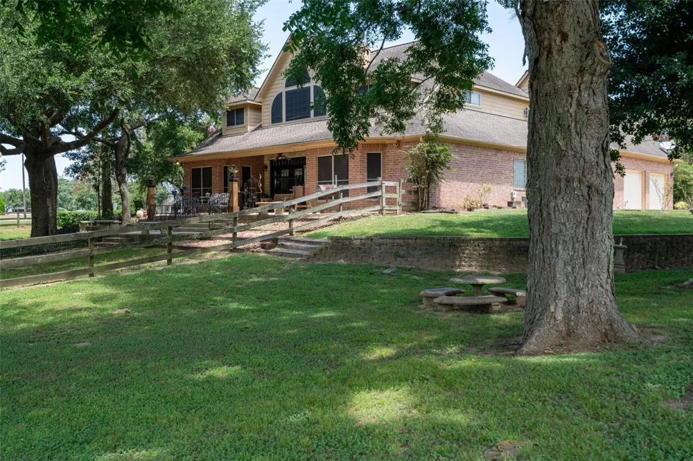 211 Brazos Hill Lane Sealy, TX 77474