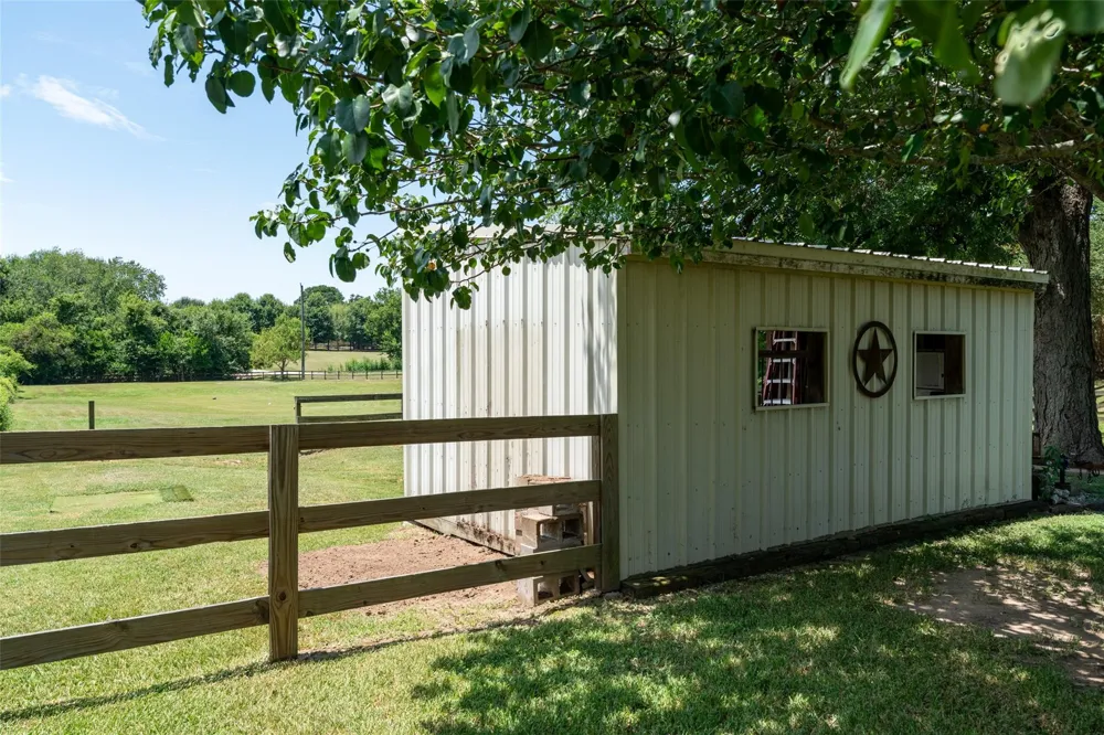 211 Brazos Hill Lane Sealy, TX 77474