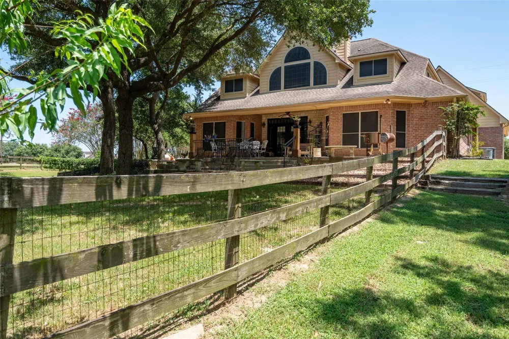 211 Brazos Hill Lane Sealy, TX 77474