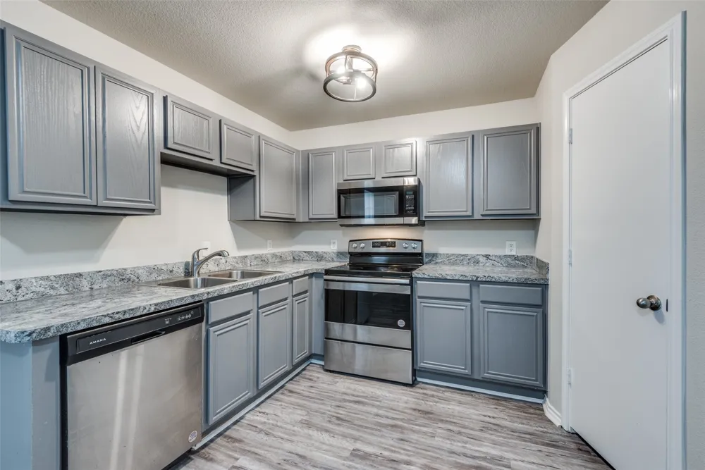321 Queens Court S #B Mansfield, TX 76063