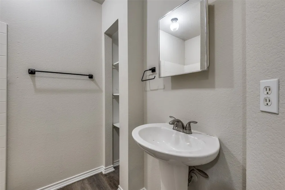 321 Queens Court S #B Mansfield, TX 76063