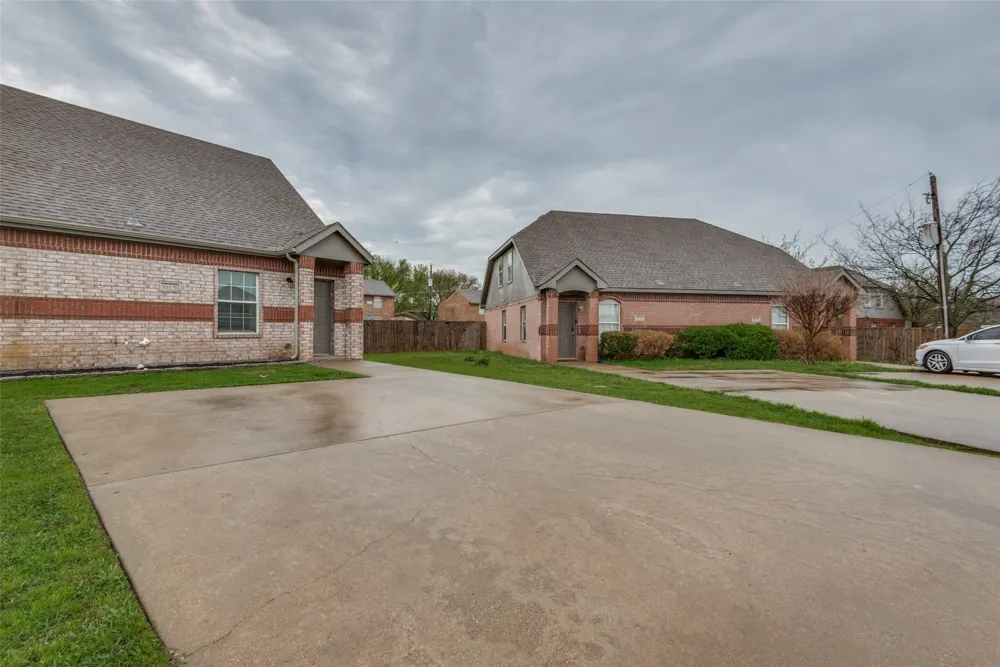 321 Queens Court S #B Mansfield, TX 76063