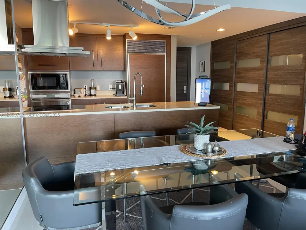 495 Brickell Ave #703 Miami, FL 33131