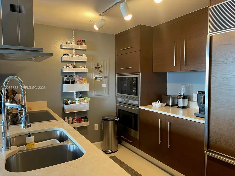 495 Brickell Ave #703 Miami, FL 33131