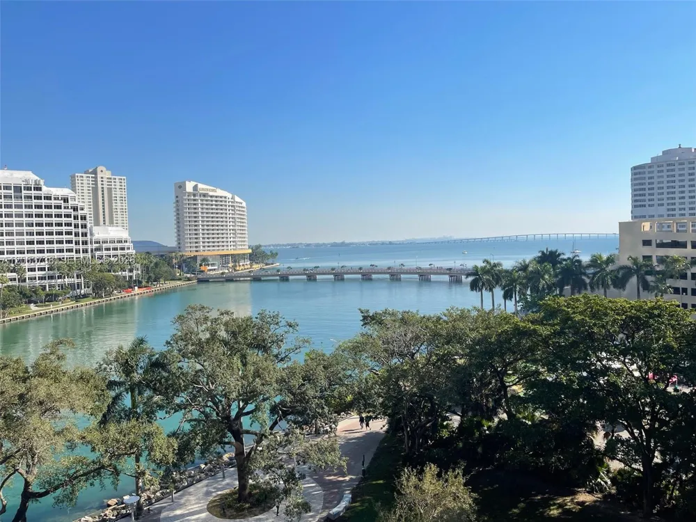 495 Brickell Ave #703 Miami, FL 33131